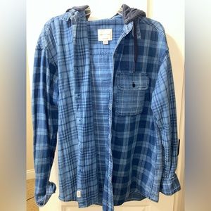 American Eagle flannel, size M